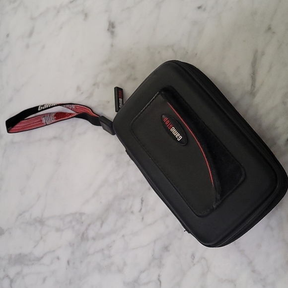 Original Nintendo DS case. Hold the device and 12 games! - Picture 2 of 9